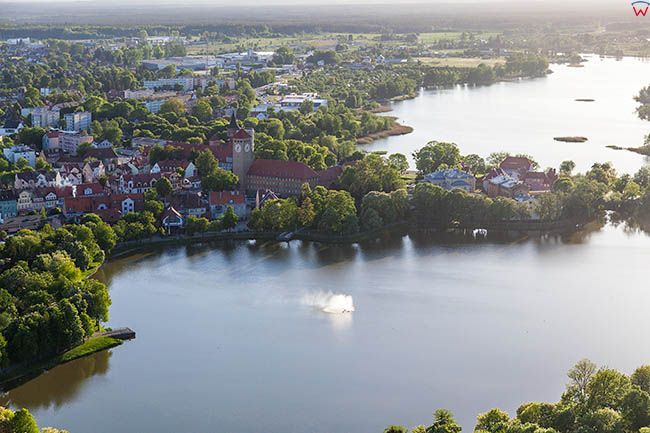 Szczytno, panorama na stare miasto przez Jezioro Domowe Male EU, Pl, Warm-Maz. Lotnicze.
